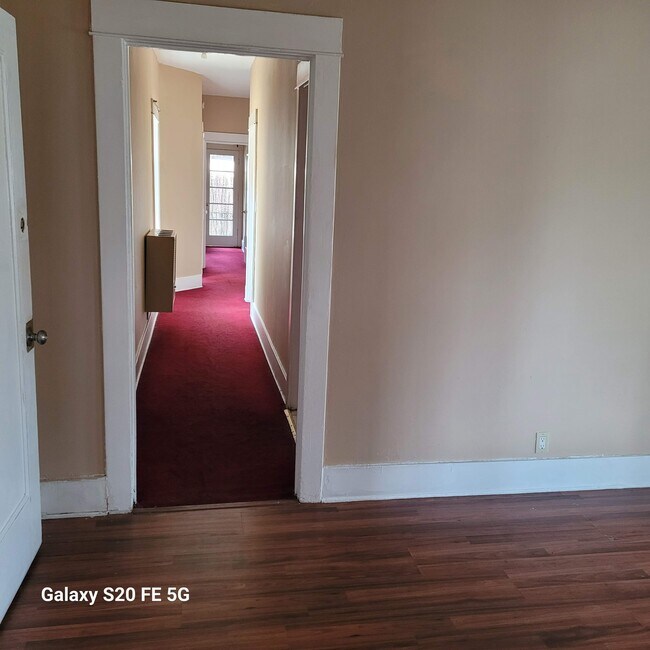 Building Photo - 1847 Wilcox Ave