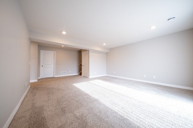 Building Photo - 5109 Mustang Dr