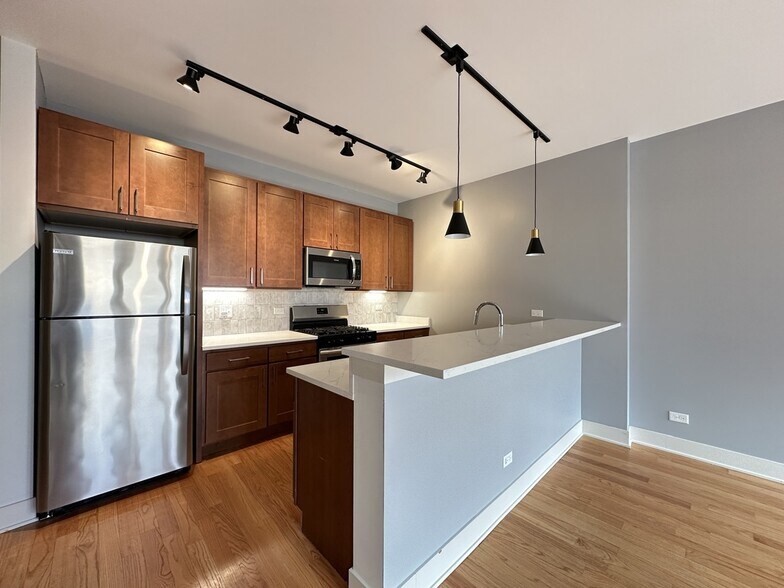 Building Photo - 2740 N Spaulding Ave