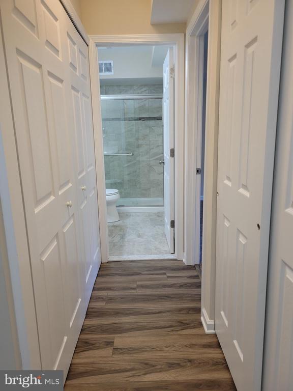 Building Photo - 411 N Stiles Ave