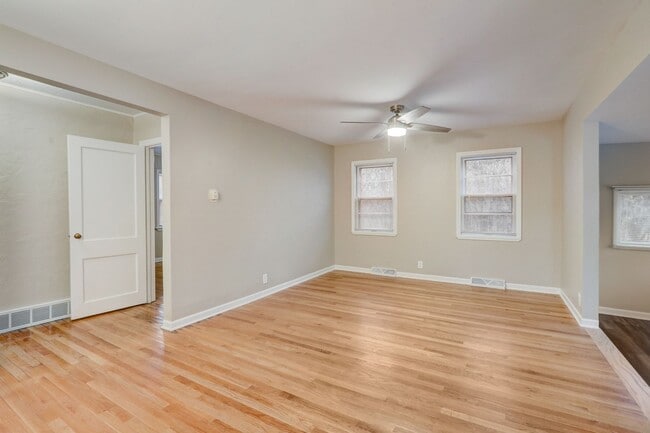Building Photo - Charming 2BR/2BA Single Family Home!