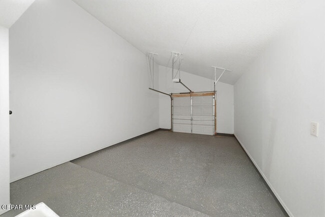Building Photo - 821 Los Lagos Way