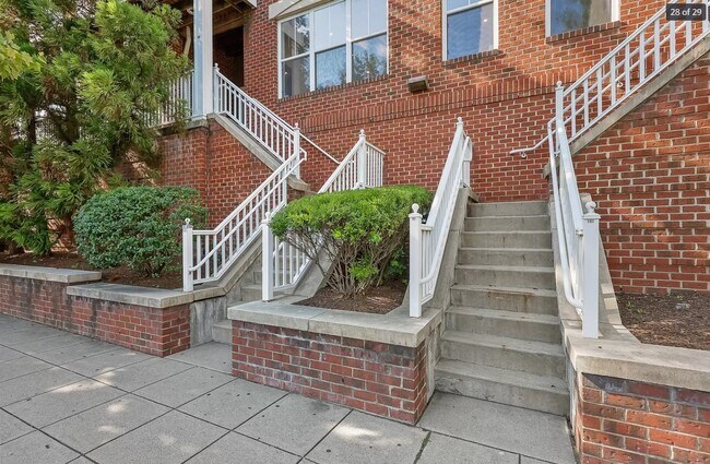 Separate walk-up entrance - 35 W Broad St