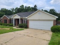 Building Photo - Rent ready 4 bedroom/ 2 bathroom