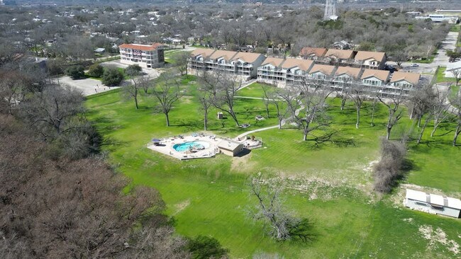 Building Photo - 730 E Mather St