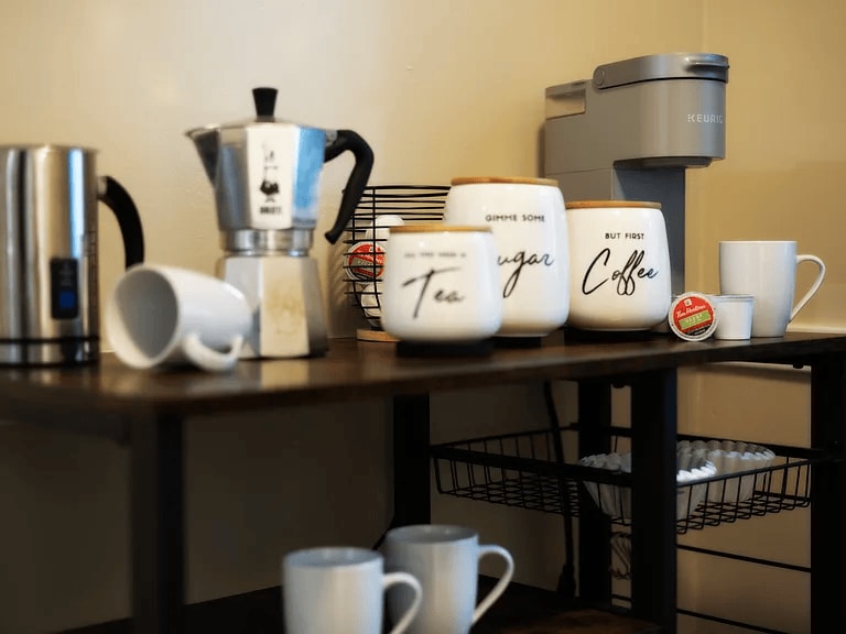 Building Photo - 3682 Glencairn Rd