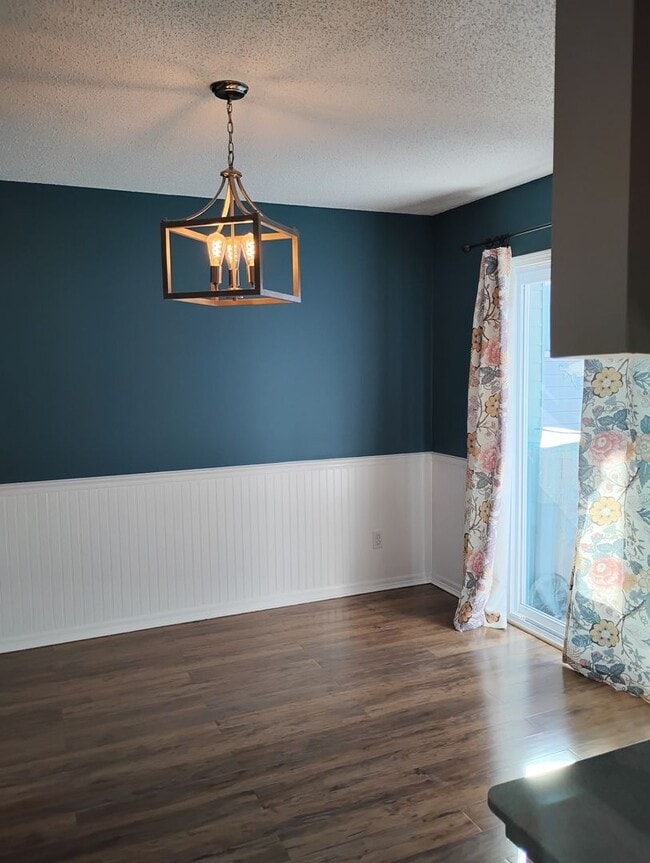 Building Photo - Gleneagles Drive