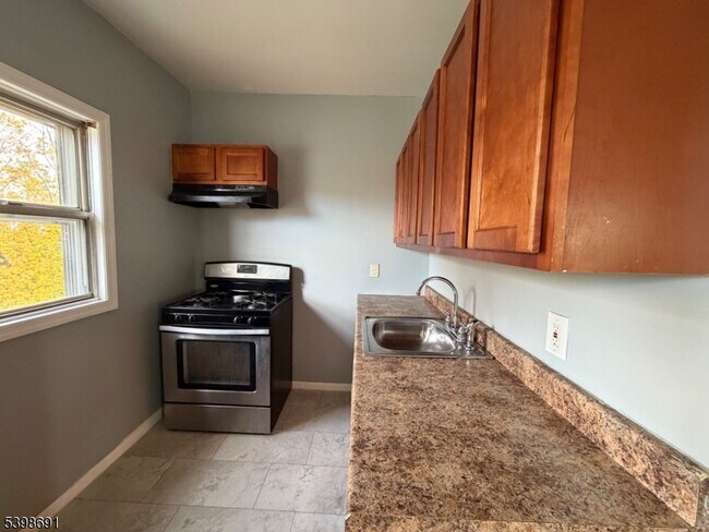 Building Photo - 178 Osborne Terrace