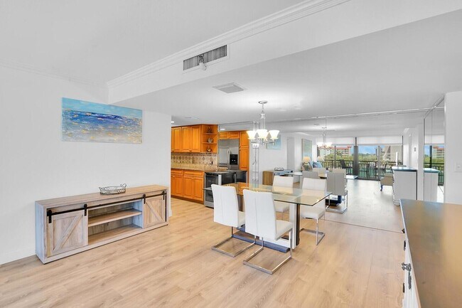 Building Photo - 2727 N Ocean Blvd