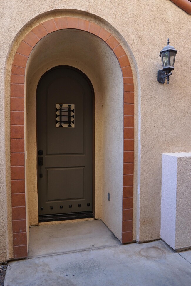 Building Photo - 1816 Pintura Cir W