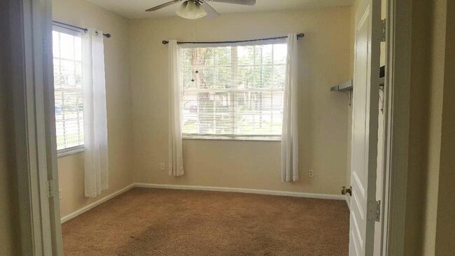 Building Photo - 11481 Silk Carnation Way