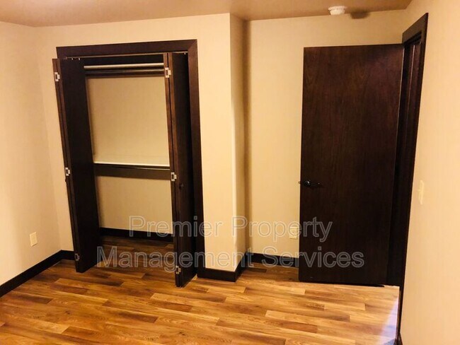 Building Photo - 2120 Rehberg Ln