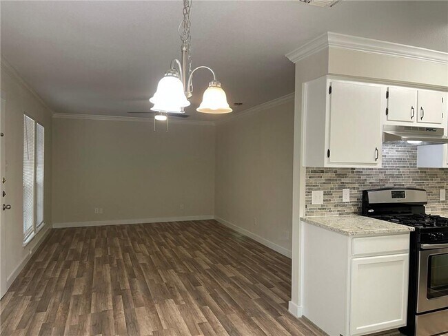 Building Photo - 10622 Golden Quail Dr