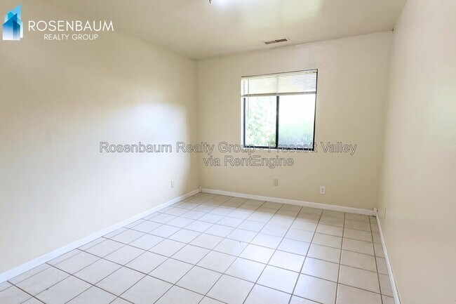 Building Photo - 3442 N Greg Dr