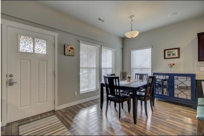 Building Photo - 863 Cecina Ct