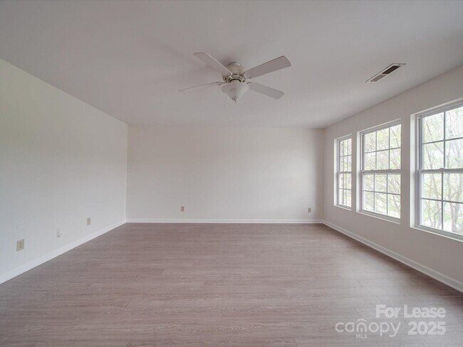 Building Photo - 3227 Deshler Morris Ln