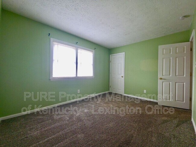 Building Photo - 305 Lake St