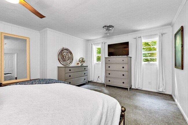 Building Photo - 7093 S Section Line Rd