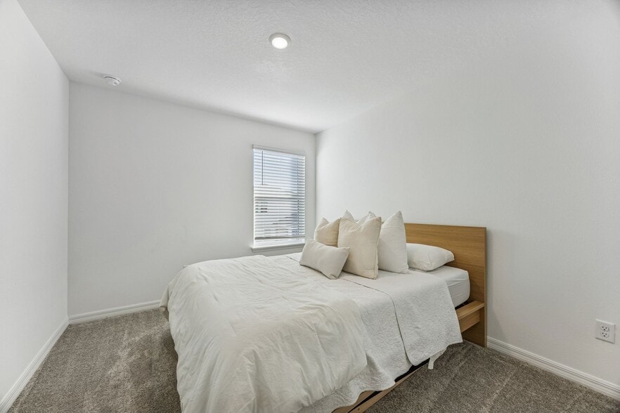 Building Photo - 5460 Integrity Wy