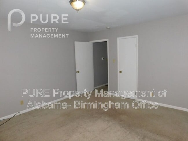 Building Photo - 117 22nd Ave NW