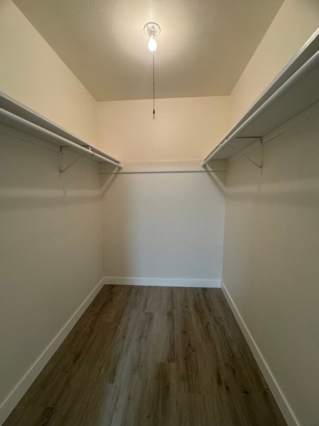 Building Photo - 507 S Lea Ave