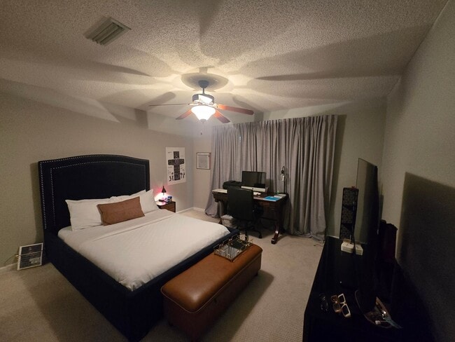 Building Photo - Woodland Park