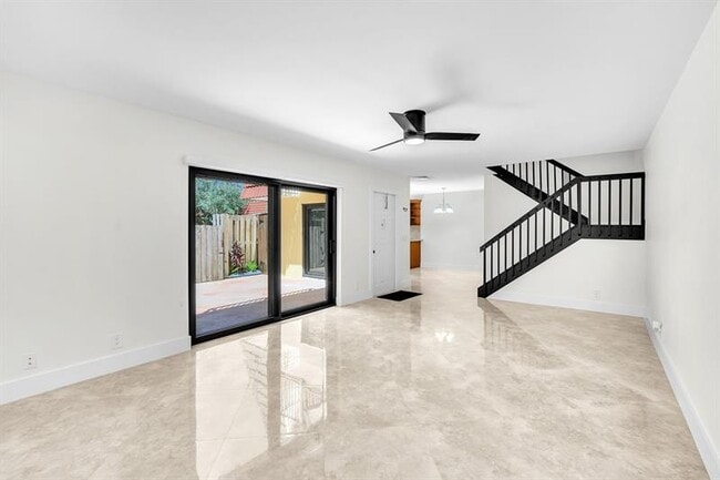 Building Photo - 9919 NW 6th Ct