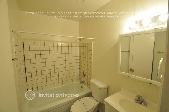 Building Photo - 2219 W Cholla St