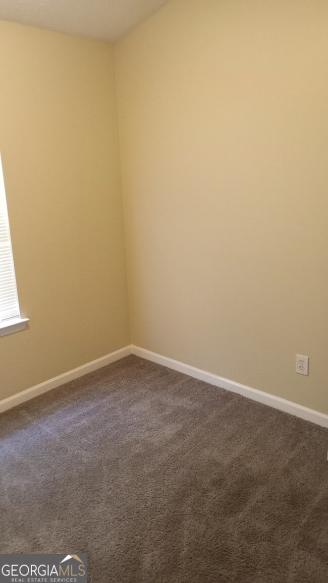 Building Photo - 6075 Camden Forrest Dr