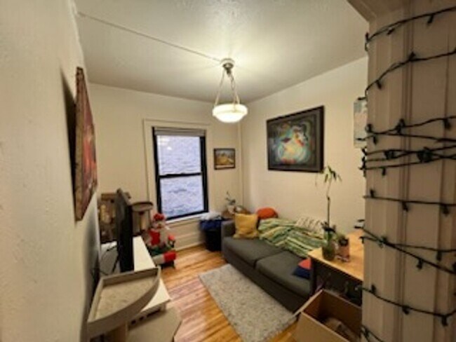 Building Photo - Downtown  2 bedroom Condo across from  St. Thomas close to MCTC, UMN, MCAD . New hardwood floors