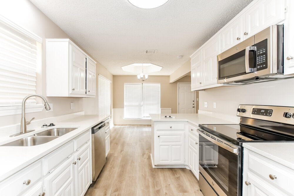 Building Photo - 308 Southlake Dr