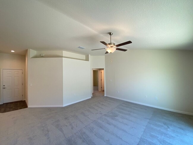 Building Photo - Desirable Citrus Springs Neighborhood 4/2/2 *WON'T LAST*