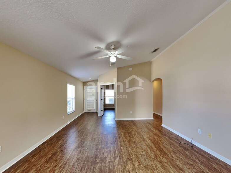 Building Photo - 10047 Perthshire Cir