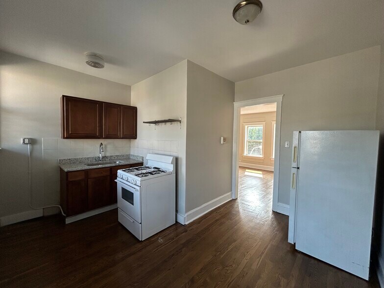 Primary Photo - 2659 N Spaulding Ave