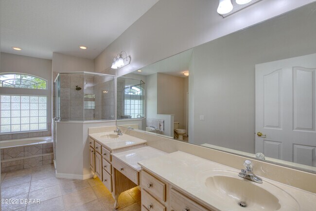 Building Photo - 4 Windwillow Ln