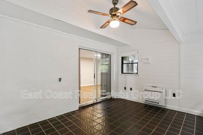 Building Photo - 3395 Canary Ct