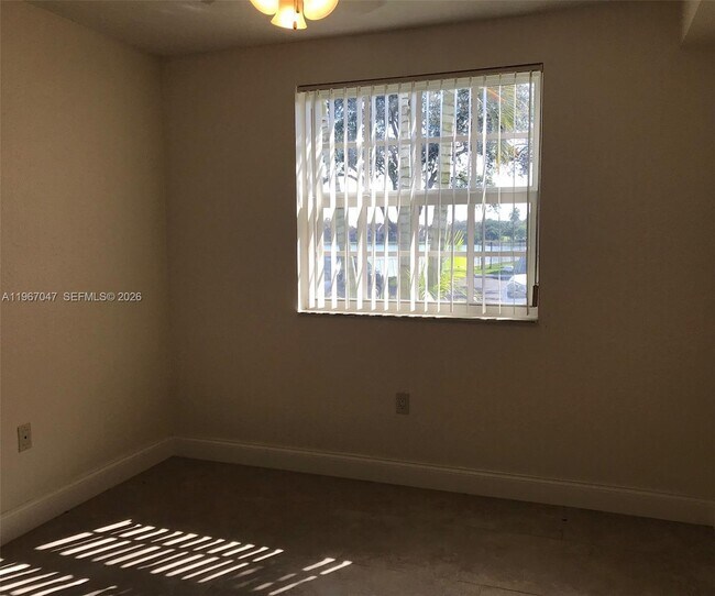 Building Photo - 2841 N Oakland Forest Dr