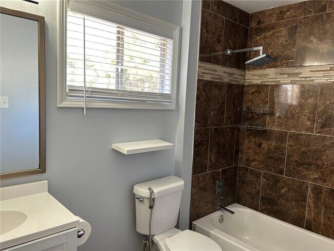 Building Photo - 1455 Cedar Heights Dr