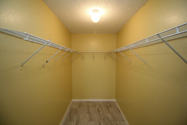 Building Photo - 709 Rostock Cir NW