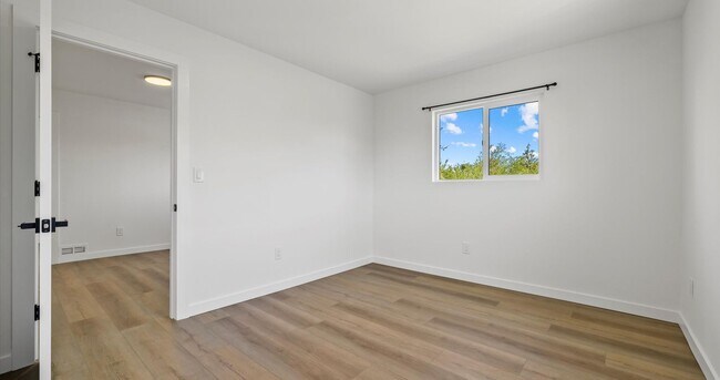 Building Photo - Remodeled 5BR Vintage Gem in Prime West Seattle