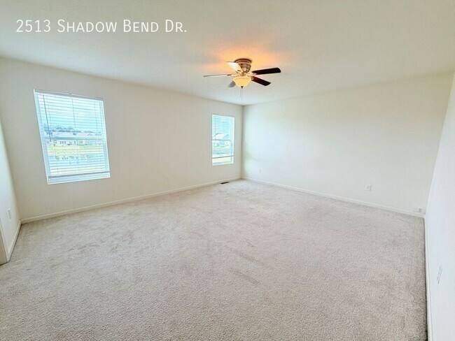 Building Photo - 2513 Shadow Bend Dr
