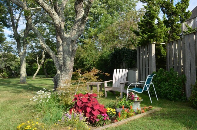 Building Photo - 56 Far Pond Rd