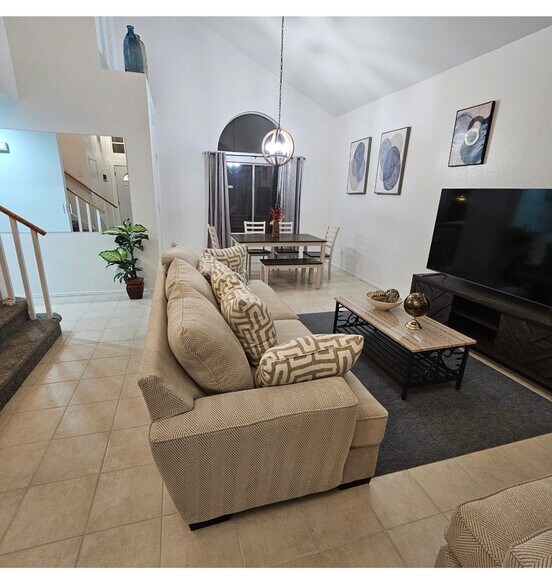 Building Photo - 5620 Indian Ridge Dr