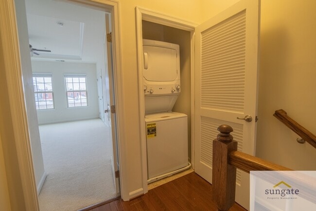 Building Photo - 1724 Lantern Mews