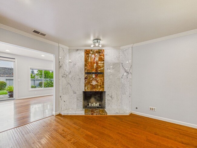 Building Photo - Immaculate Menlo Park house for rent now! $9,100