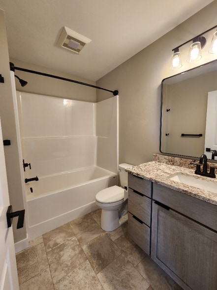 Building Photo - 160 Dayspring Loop