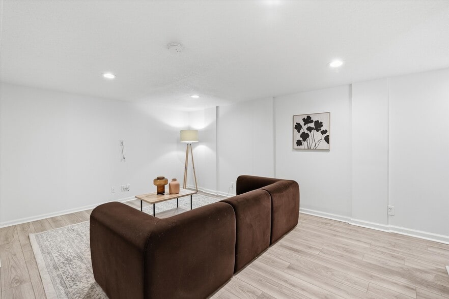 Building Photo - 2309 W 104th St