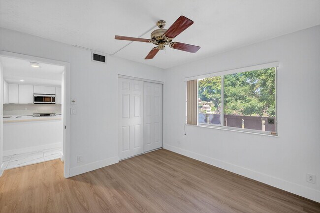 Building Photo - 14375 Strathmore Ln