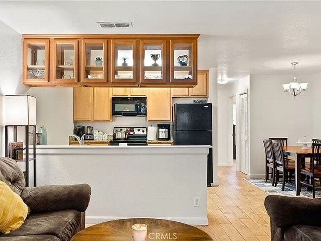 Building Photo - Check out the video! 3 Bedroom 2 Bath Cond...