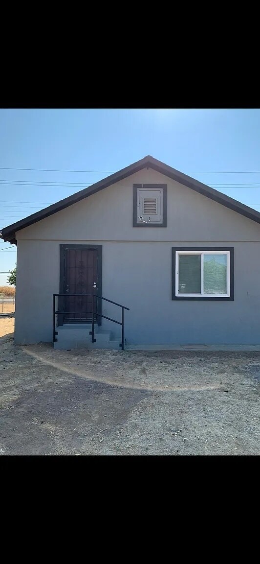 Building Photo - 1905 Claus Rd